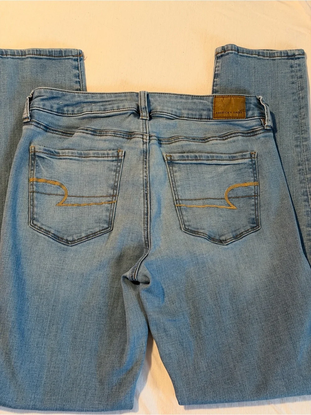 American Eagle Outfitters Light Wash Women’s Skinny Jeans - Picture 3 of 4